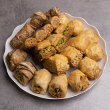 Load image into Gallery viewer, Gifting Baklava 1kg or 2kg
